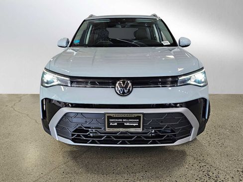 New 2025 Volkswagen Taos SE image 2