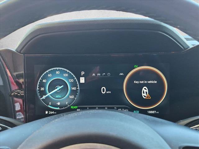 Used 2024 Hyundai Elantra Limited FWD image 2