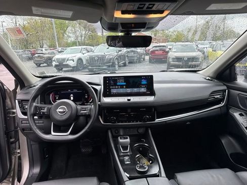 Used 2024 Nissan Rogue SL w/ SL Premium Package AWD/4WD image 19