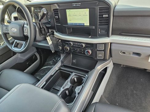 New 2026 Ford F250 XLT w/ FX4 Off-Road Package AWD/4WD image 8