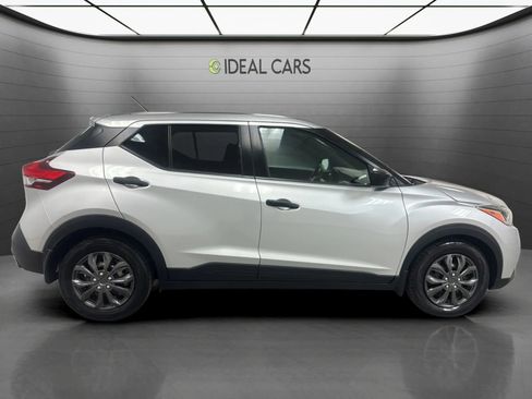 Used 2020 Nissan Kicks S FWD image 4
