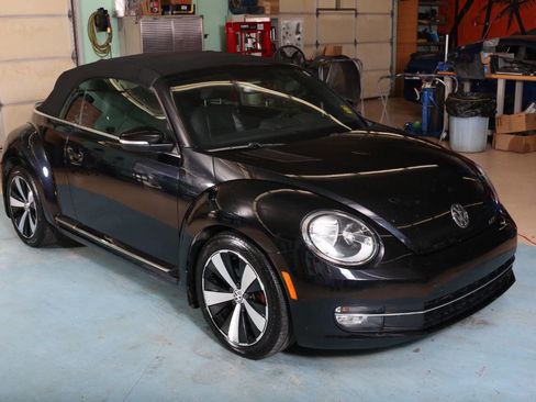 Used 2013 Volkswagen Beetle 2.0T image 1