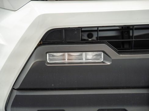 Certified 2025 Toyota Tacoma SR5 image 12