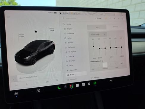 Used 2023 Tesla Model Y Long Range AWD/4WD image 52
