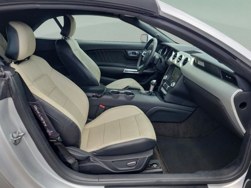 Used 2017 Ford Mustang Premium RWD image 8