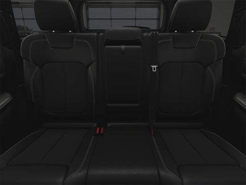 New 2025 Jeep Grand Cherokee Altitude image 15