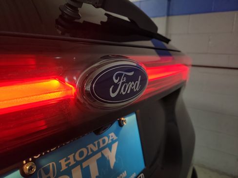 Used 2018 Ford Edge Titanium w/ Technology Package image 6