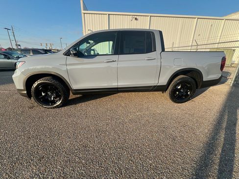 New 2026 Honda Ridgeline Black Edition image 6