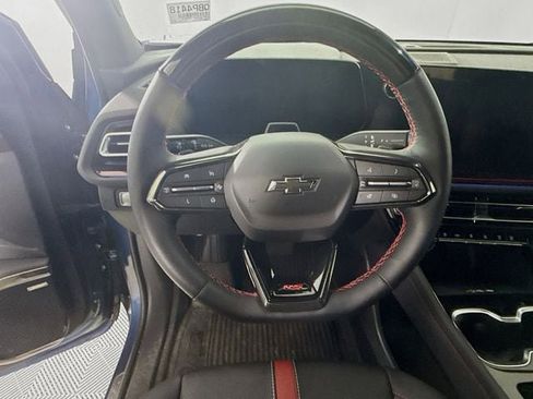 Used 2024 Chevrolet Traverse RS image 12