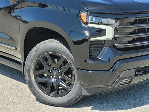 Used 2024 Chevrolet Silverado 1500 High Country w/ Midnight Edition AWD/4WD image 9