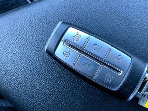 Used 2023 Genesis G70 2.0T image 33