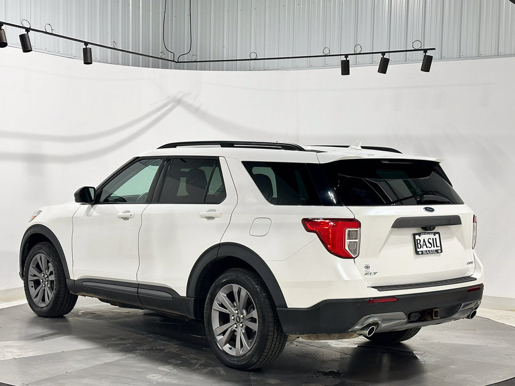 Used 2022 Ford Explorer XLT w/ Equipment Group 202A AWD/4WD image 14