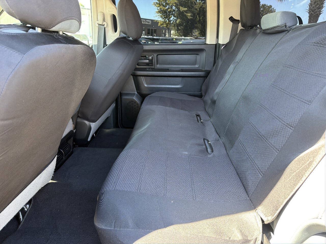 Used 2018 RAM 1500 Express AWD/4WD image 10