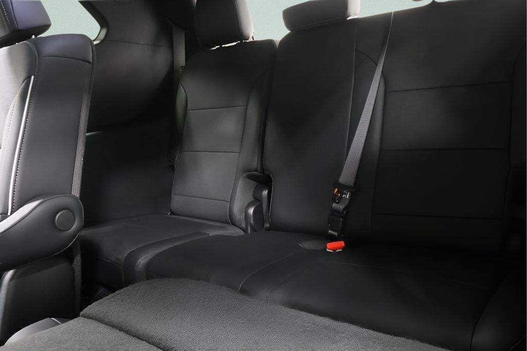 Used 2026 Buick Enclave Preferred AWD/4WD image 26