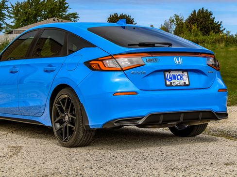 Used 2022 Honda Civic Sport image 9