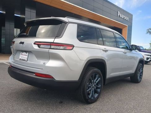 New 2026 Jeep Grand Cherokee L Limited AWD/4WD image 4