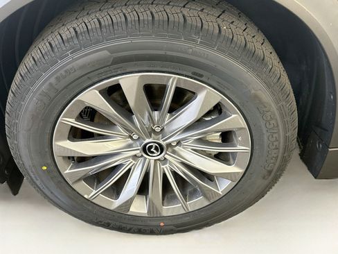 Used 2024 MAZDA CX-90 Plug-In Hybrid w/ Preferred AWD/4WD image 11