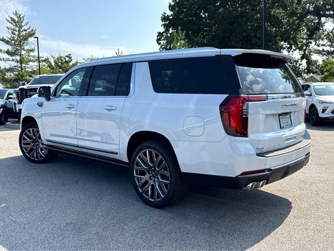 New 2026 GMC Yukon XL Denali Ultimate AWD/4WD image 3