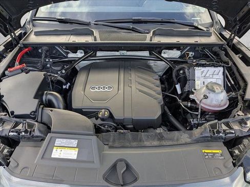 Certified 2025 Audi Q5 2.0T Premium Plus image 21