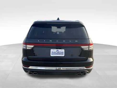 Used 2025 Lincoln Aviator AWD image 5