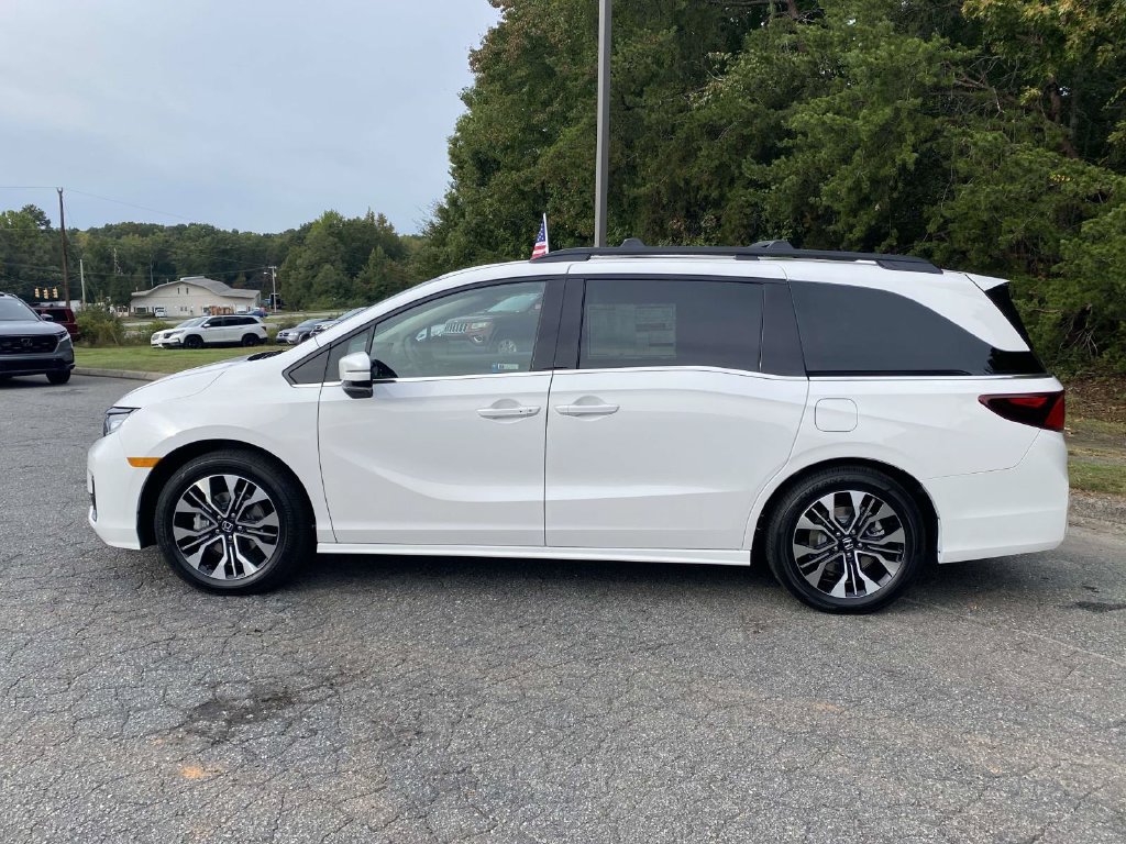 New 2027 Honda Odyssey Elite image 2