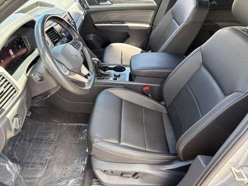 Used 2023 Volkswagen Atlas Cross Sport SE w/ Black Wheel Package AWD/4WD image 5