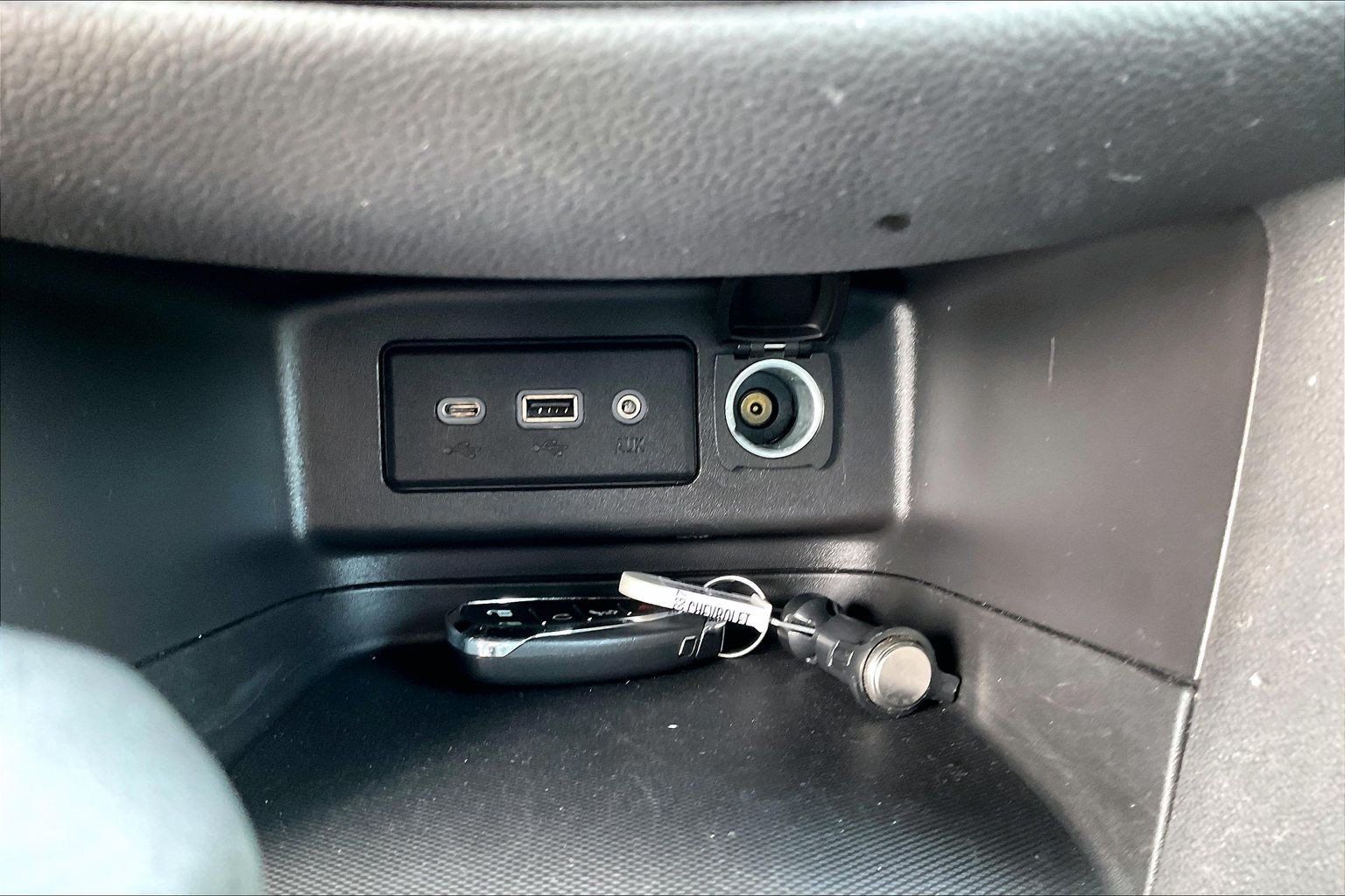 Used 2024 Chevrolet Equinox LT FWD image 34