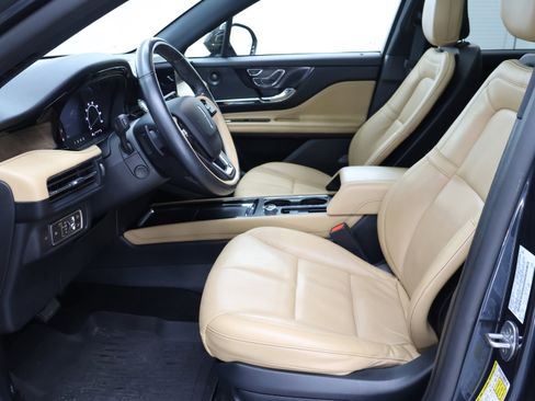 Used 2020 Lincoln Corsair Reserve w/ Equipment Group 201A AWD/4WD image 8