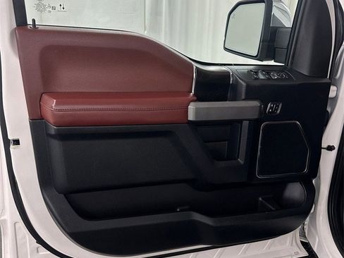 Used 2018 Ford F150 Platinum w/ Equipment Group 701A Luxury image 8