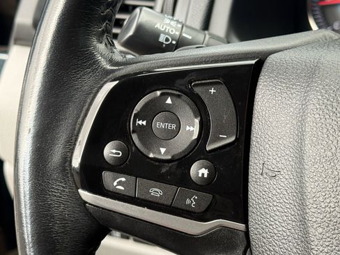 Used 2019 Honda Pilot Touring image 18