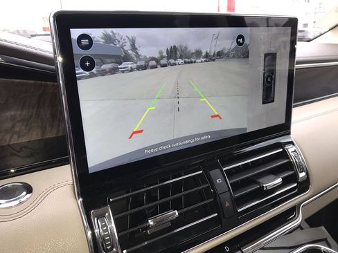 Used 2024 Lincoln Navigator Reserve AWD/4WD image 17