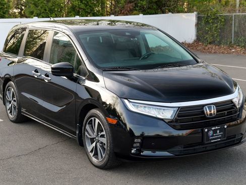 Used 2023 Honda Odyssey Touring image 9