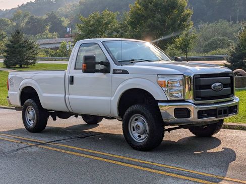 Used 2016 Ford F250 XL w/ XL Appearance Package AWD/4WD image 1