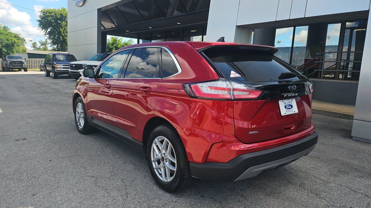 Used 2024 Ford Edge SEL AWD/4WD image 3