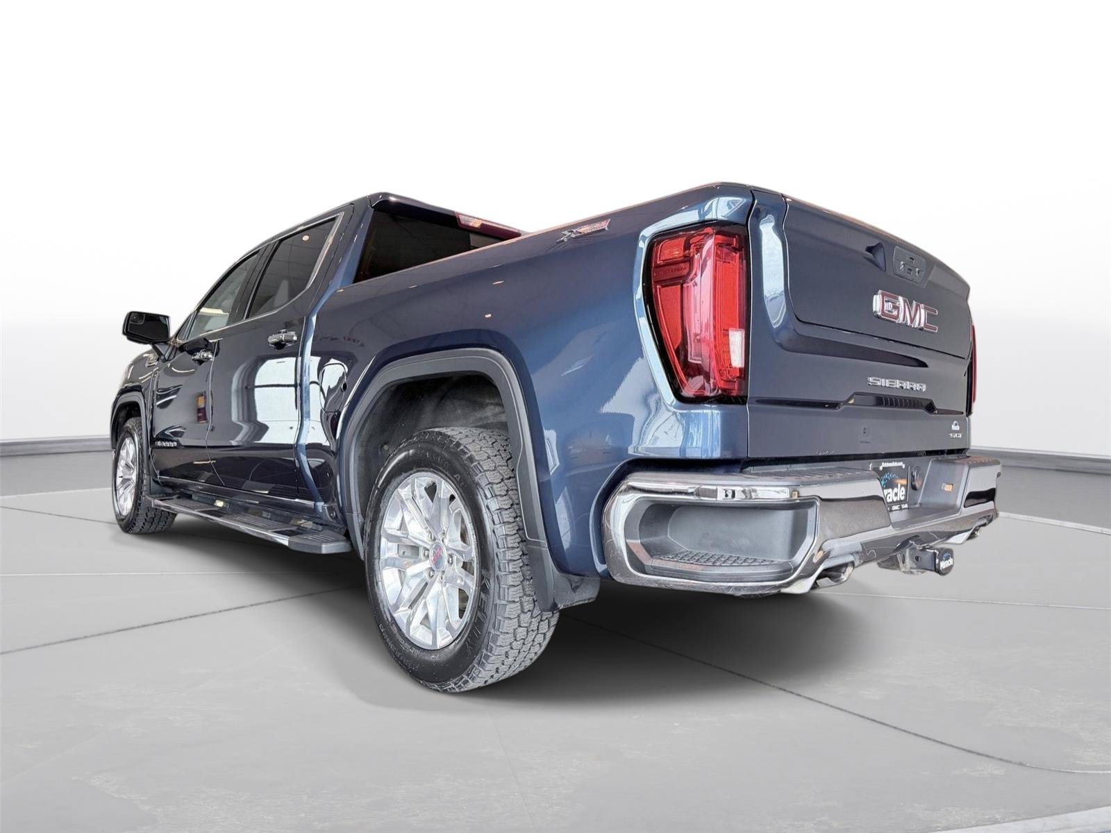 Used 2021 GMC Sierra 1500 SLT w/ SLT Premium Package AWD/4WD image 6