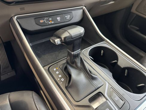 Used 2026 Kia Carnival FWD image 44