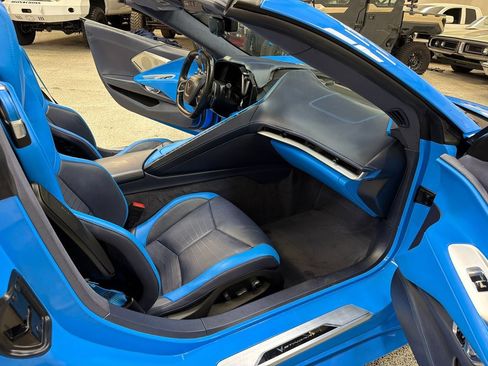 Used 2023 Chevrolet Corvette Stingray Premium Conv w/ Z51 Performance Package RWD image 33