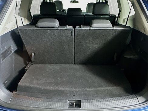 Used 2020 Volkswagen Tiguan SE image 31