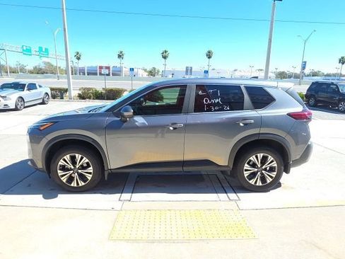 Used 2023 Nissan Rogue SV image 8