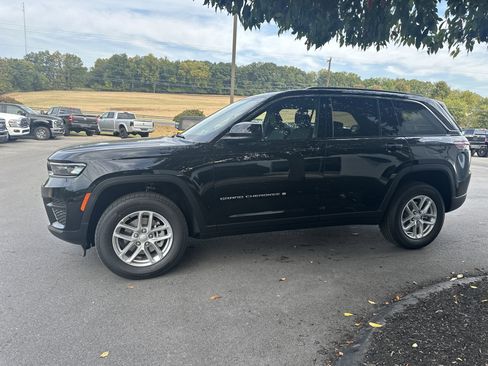 New 2025 Jeep Grand Cherokee Laredo X w/ Luxury Tech Group I image 7