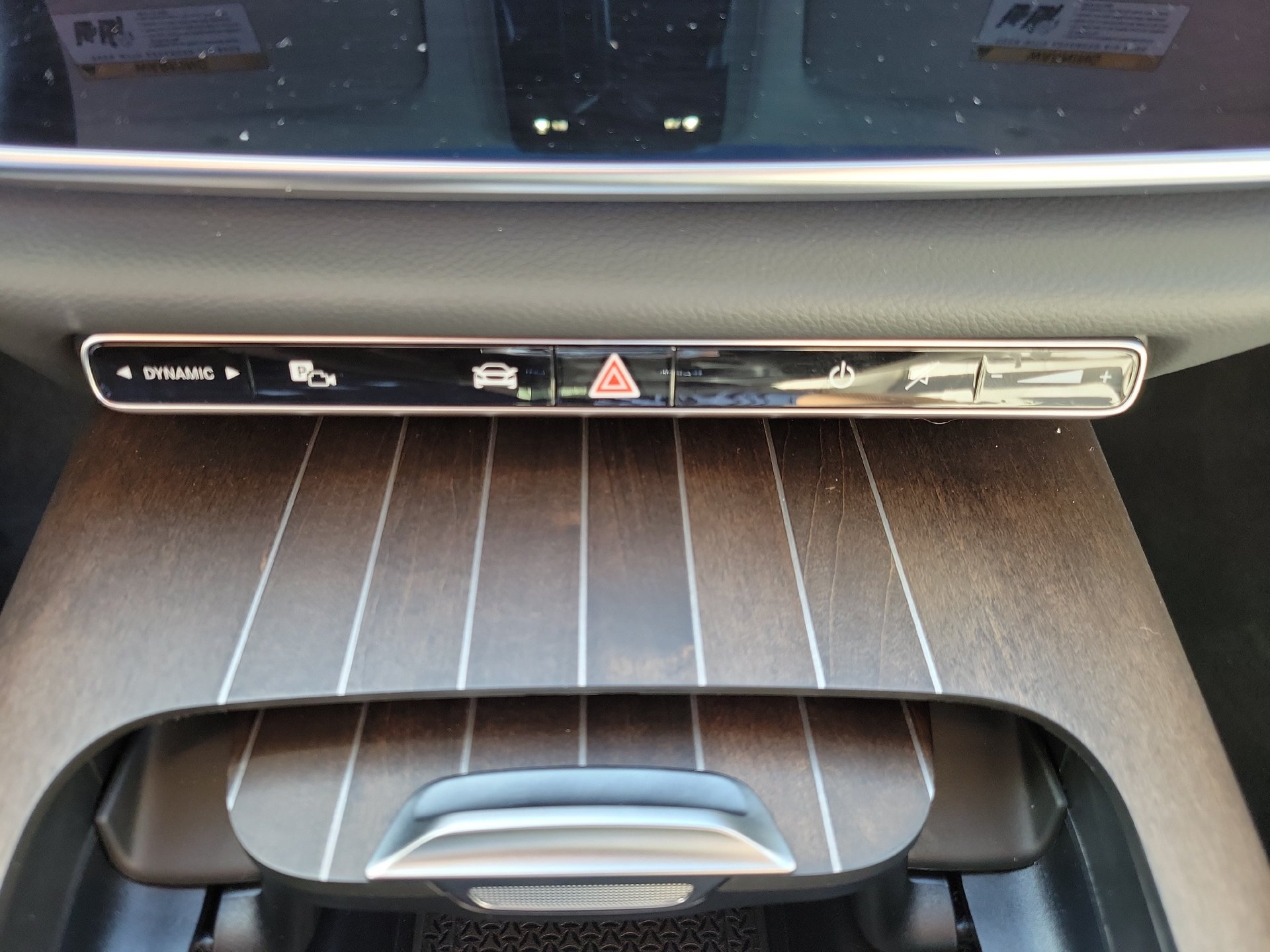 Used 2025 Mercedes-Benz E 350 Sedan w/ Winter Package image 39