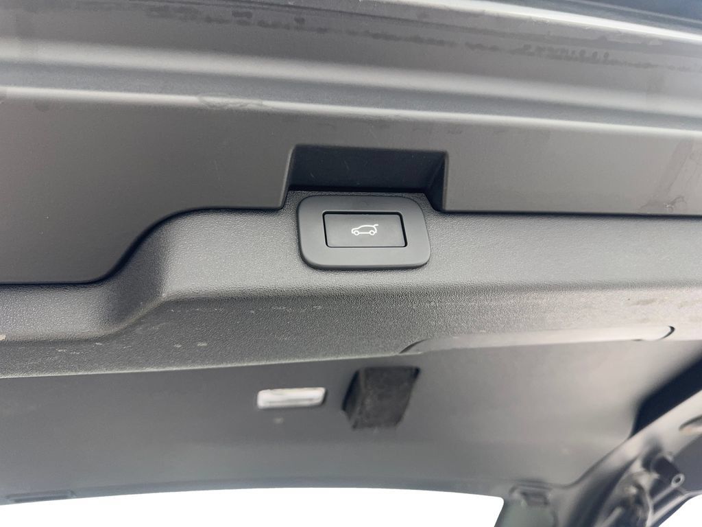 Used 2025 Land Rover Discovery S AWD/4WD image 89