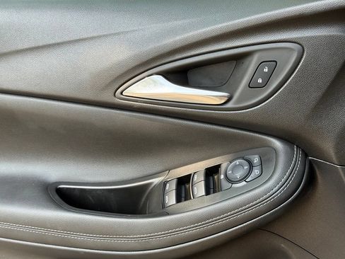 Used 2024 Buick Encore GX Sport Touring w/ Advanced Technology Package FWD image 24