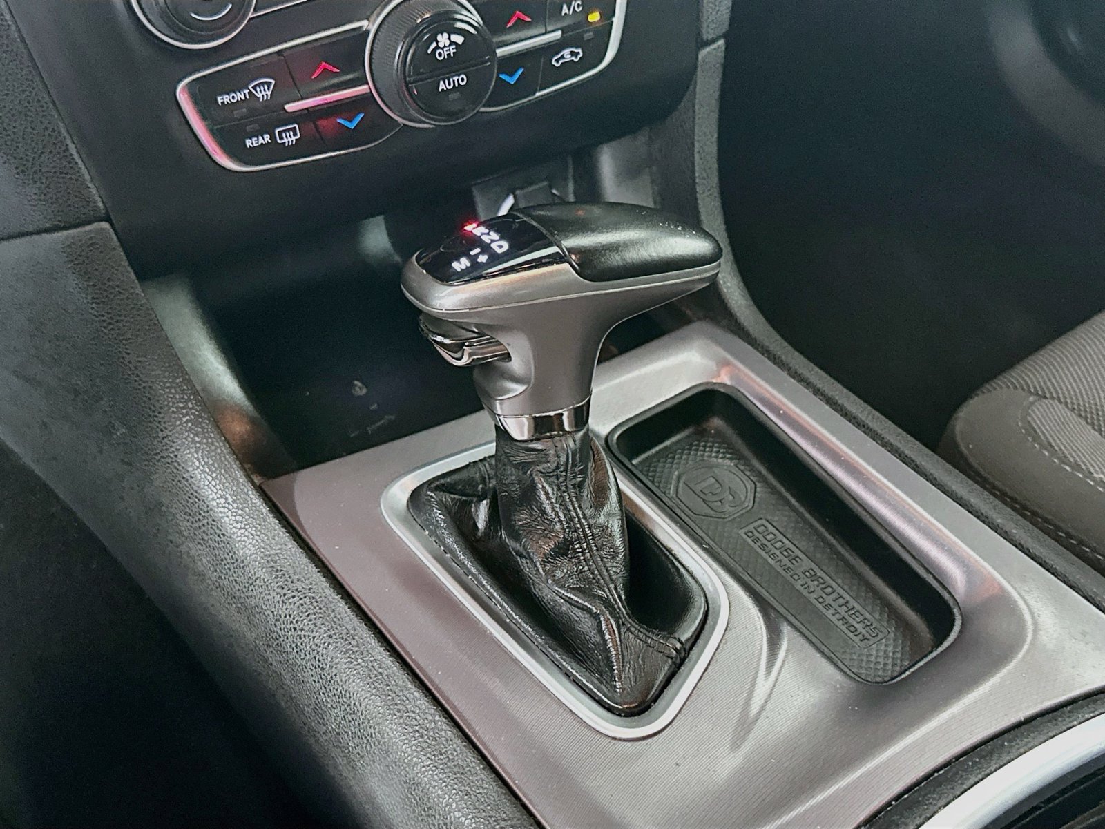 Used 2019 Dodge Charger SXT AWD/4WD image 17