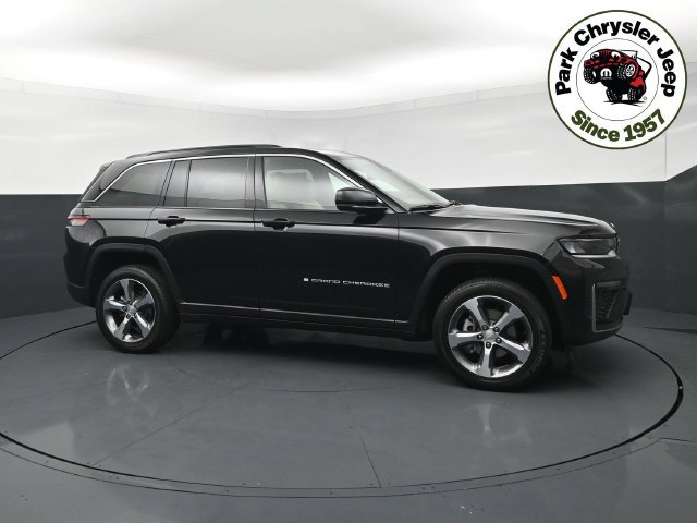 New 2026 Jeep Grand Cherokee Limited w/ Trailer Tow Package AWD/4WD image 1