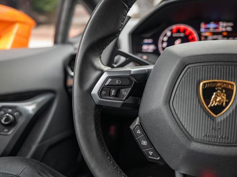 Used 2015 Lamborghini Huracan LP 610-4 image 11