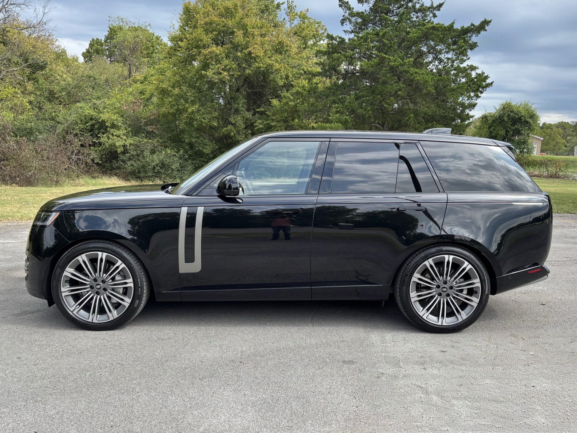 Used 2025 Land Rover Range Rover SE AWD/4WD image 7