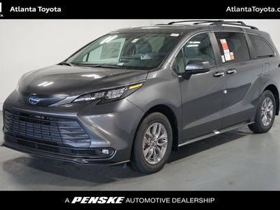 New 2025 Toyota Sienna XLE