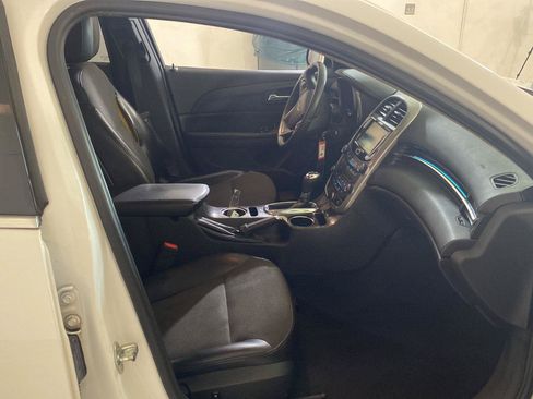 Used 2016 Chevrolet Malibu LT w/ Sun And Convenience Package FWD image 31