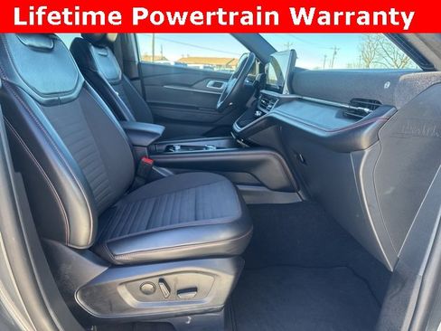 Used 2025 Ford Explorer ST-Line w/ ST-Line Street Pack image 19